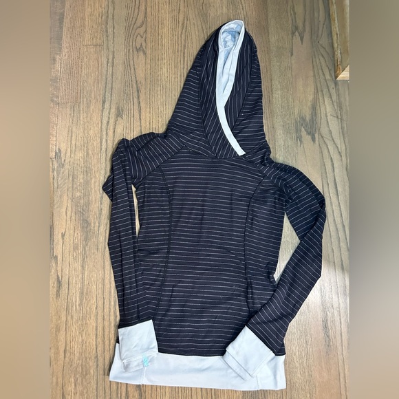 Lululemon Think Fast Hoodie Women’s Size 4 Black and White Striped - Picture 2 of 5